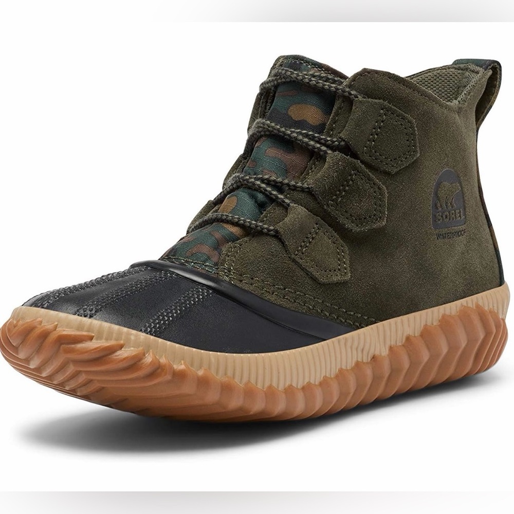 NWT - SOREL Out N About Mid Camo Ankle Boots Waterproof Sz 9